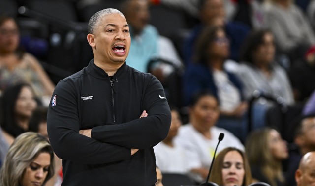 pp电子APP-泰伦·卢：我们现在的小个阵容效果不够好 我告诉队员 这责任在我