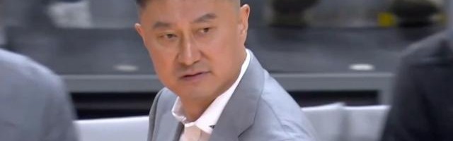 pp电子APP-杨鸣：杜锋4个月前还是全运会冠军 达不到球迷预期争议就立刻出来