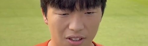 pp电子官方网站-李镇全谈战乌兹：全队亢奋且期待明天比赛 要屏蔽外界声音和舆论